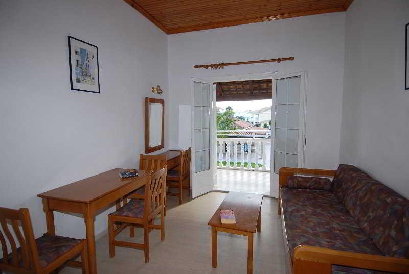 Pythari Hotel